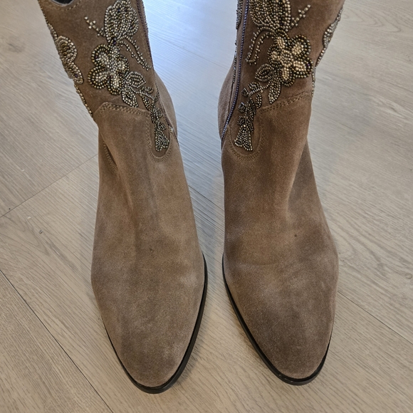 Anthropologie Floral Suede Brown Western Boots Embellished Beaded. Size 9 - Picture 4 of 7